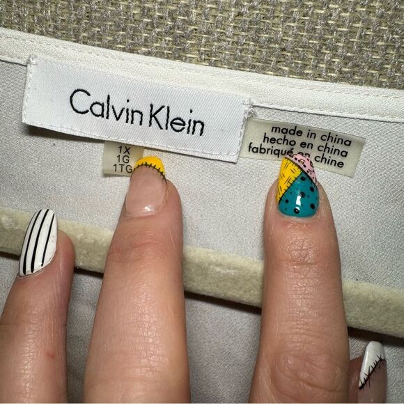 Calvin Klein size 1x White Blouse with Eyelet bell Sleeves - Picture 3 of 10